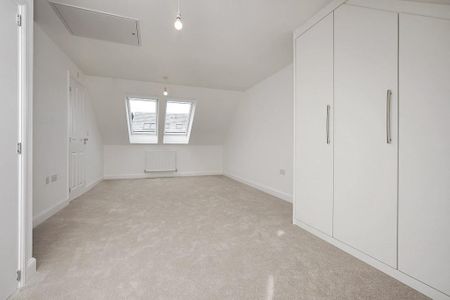 3 bedroom semi-detached house to rent - Photo 5