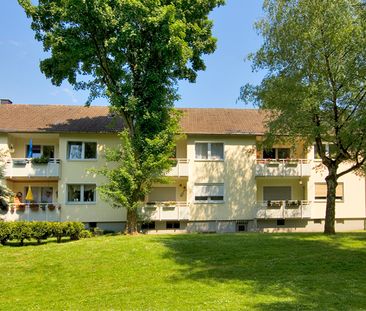 Schön geschnittene 3,5 Zimmer Wohnung mit Tageslicht Wannenbad und ... - Foto 1