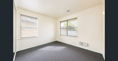 Comfortable & Convenient Living in South Shepparton - Photo 5