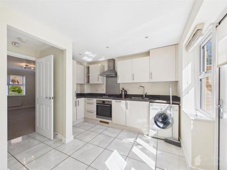 2 bedroom semi-detached house to rent - Photo 2