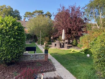 1 bedroom in a house share to rent - Photo 3