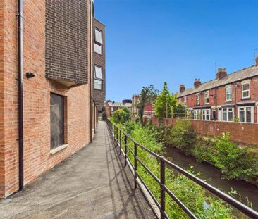 2 bedroom apartment to rent - Photo 4