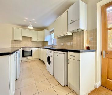 2 bedroom mews to rent - Photo 3