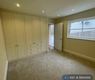 3 bedroom end of terrace house to rent - Photo 3