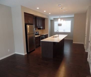 Like new, double garage 3 bdrms townhouse in Panorama hills! - Photo 4