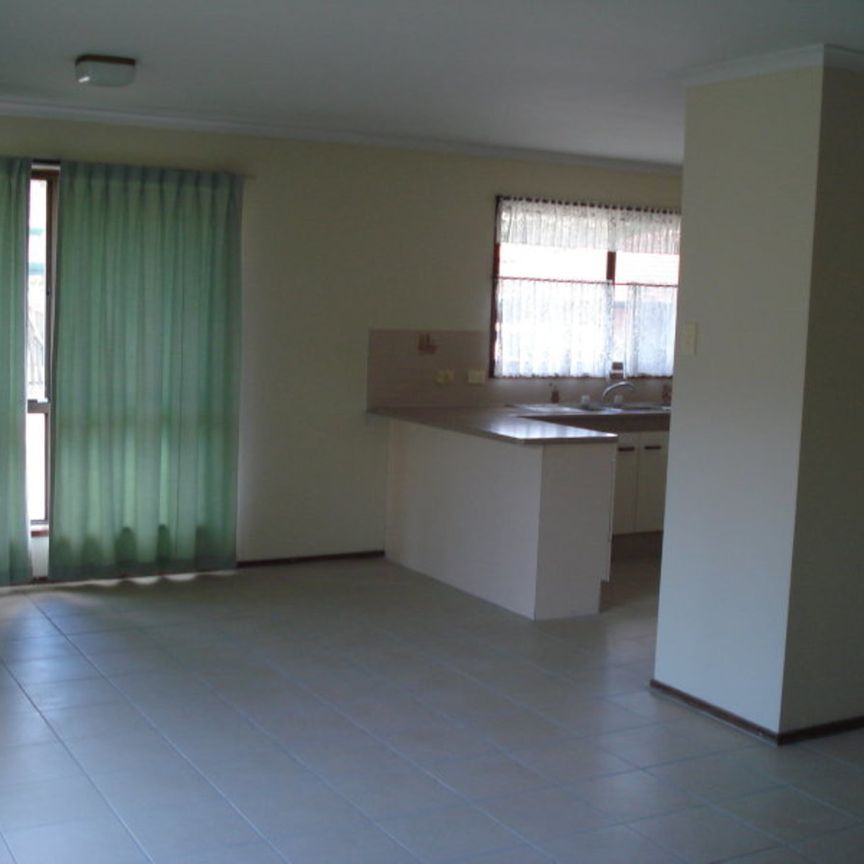 Neat and tidy - 3 Bedroom Stand Alone House in a Complex - Photo 1