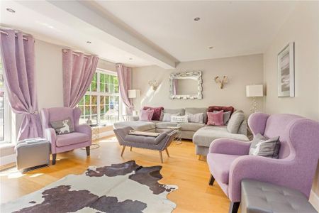 5 bedroom detached house to rent - Photo 2