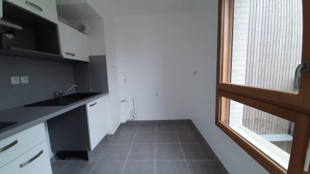 location Appartement T2 DE 39.7m² À BUSSY ST GEORGES - Photo 3