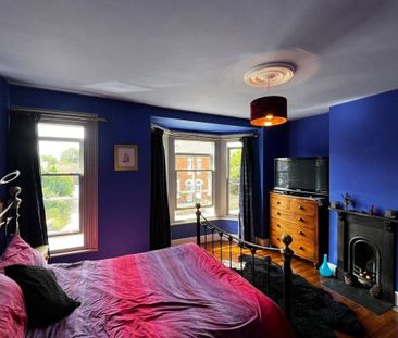 Crown Road - Photo 1