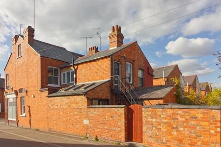 1 bedroom ground floor maisonette to rent - Photo 3