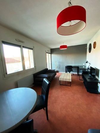 Location Appartement 2 pièces Meublé 47m² MONT DE MARSAN 40000 - Photo 2