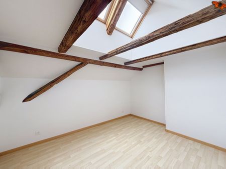 LUMINOUS 3 ½ ROOMS – With a seal in the attic! - Photo 5