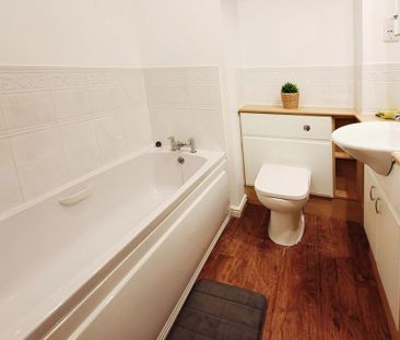 2 bedroom flat to rent - Photo 6