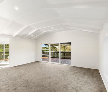 Charming 5-Bedroom Home Near Clevedon Village! - Photo 3