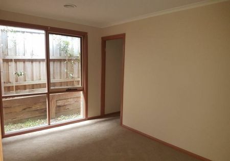 THREE BEDROOM FAMILY HOME - Photo 3