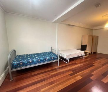 Fully Furnished Lovely One Bedroom Studio for Lease! - Photo 4