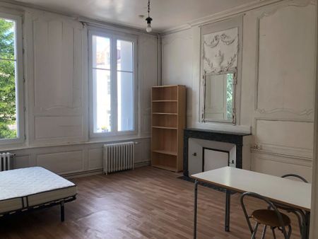 "LE BLOSSAC" - Location Appartement poitiers : 24.7 m2 - Photo 4