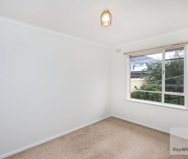 Location Perfect! - Photo 3