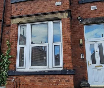 Flat 3, Brudenell Road, Hyde Park, Leeds, LS6 1JD - Photo 2
