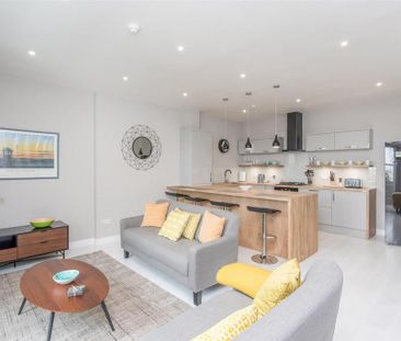 2 bedroom flat to rent - Photo 2