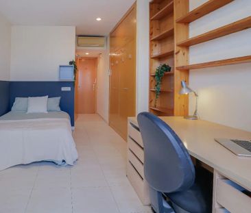 Room in a shared 17-bedroom apartment for rent in La Dreta de l'Eixample, bills included - Photo 3