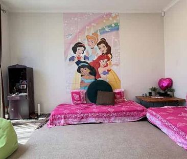 Spacious & Stylish 4 Bedroom Home in Totara Heights - Photo 3