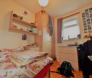 5 bedroom House in Holborn View, Leeds - Photo 4