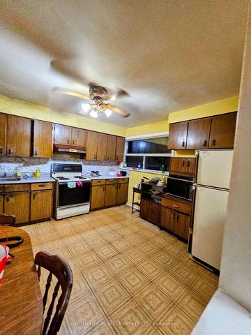 For Lease - 898 Kennedy Road Unit# Main ROOM - 3, Toronto, Ontario - Photo 2