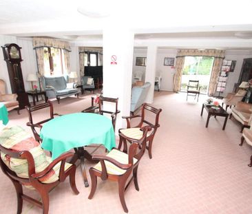 1 bedroom retirement property to rent - Photo 3
