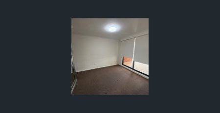 SPACIOUS & CONVENIENT - BRIGHT 2 BED APARTMENT - Photo 2