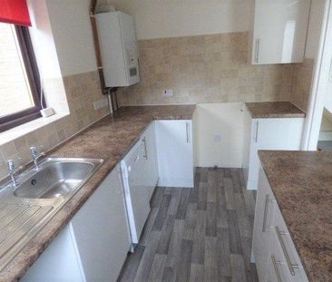 3 bedroom semi-detached house to rent - Photo 2