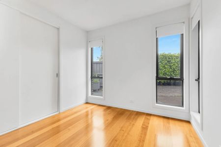 Spacious Modern Living - Photo 2