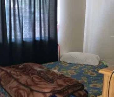 Paraparaumu - 2 Bedrooms - Photo 2