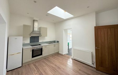 2 bedroom flat to rent - Photo 4