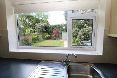 2 bedroom maisonette to rent - Photo 4