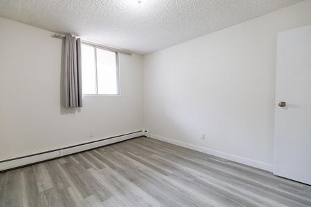 Matt Manor Apartments - Photo 2
