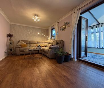 Bruntile Close, Farnborough, Hampshire, GU14 - Photo 2