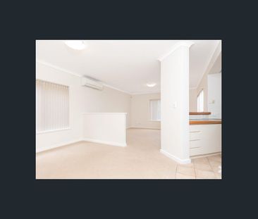 Spacious Home in Murdoch - Photo 1