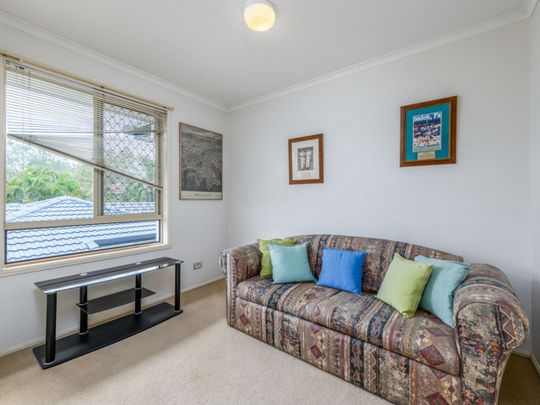 CHARMING 3 - BEDROOM TOWNHOUSE ON THE GOLF COURSE IN HELENSVALE - Photo 1