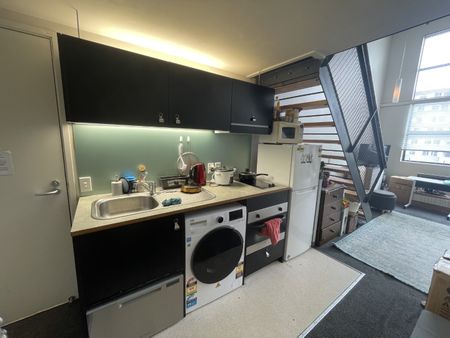 Mezzanine apartment in central Wellington - Photo 5
