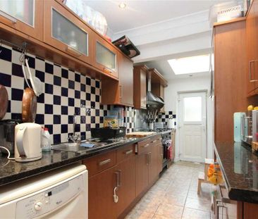 3 bedroom terraced house to rent - Photo 6