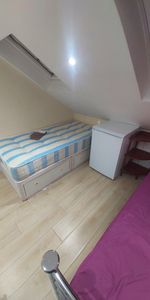 Room in a Shared House, Pembroke Road, IG3 - Photo 4