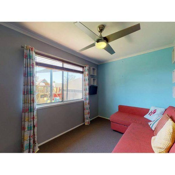 Comfortable Family Home - Photo 1