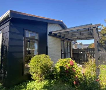 Charming on Caffray - Photo 5