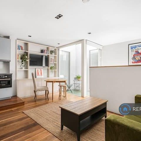 Studio to rent - Photo 1