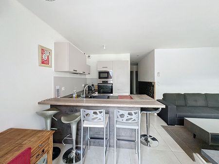 Location Appartement 4 pièces 65m² AVIGNON 84000 - Photo 3