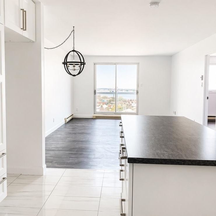 Condo 3½ avec vue fleuve + Château Frontenac | Stationnement intérieur | Lévis - Photo 1