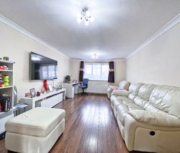 North Farm Road, Farnborough, GU14 - Photo 2