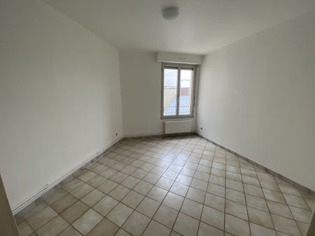 Location Appartement 4 pièces 104m² - Photo 2