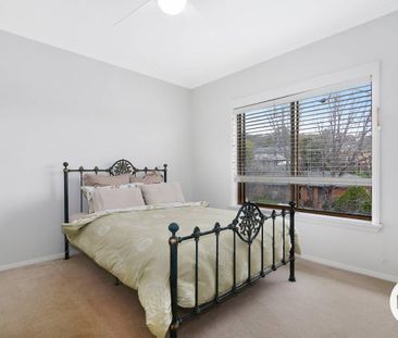 IDEALLY LOCATED, BEAUTIFUL HOME - Photo 4